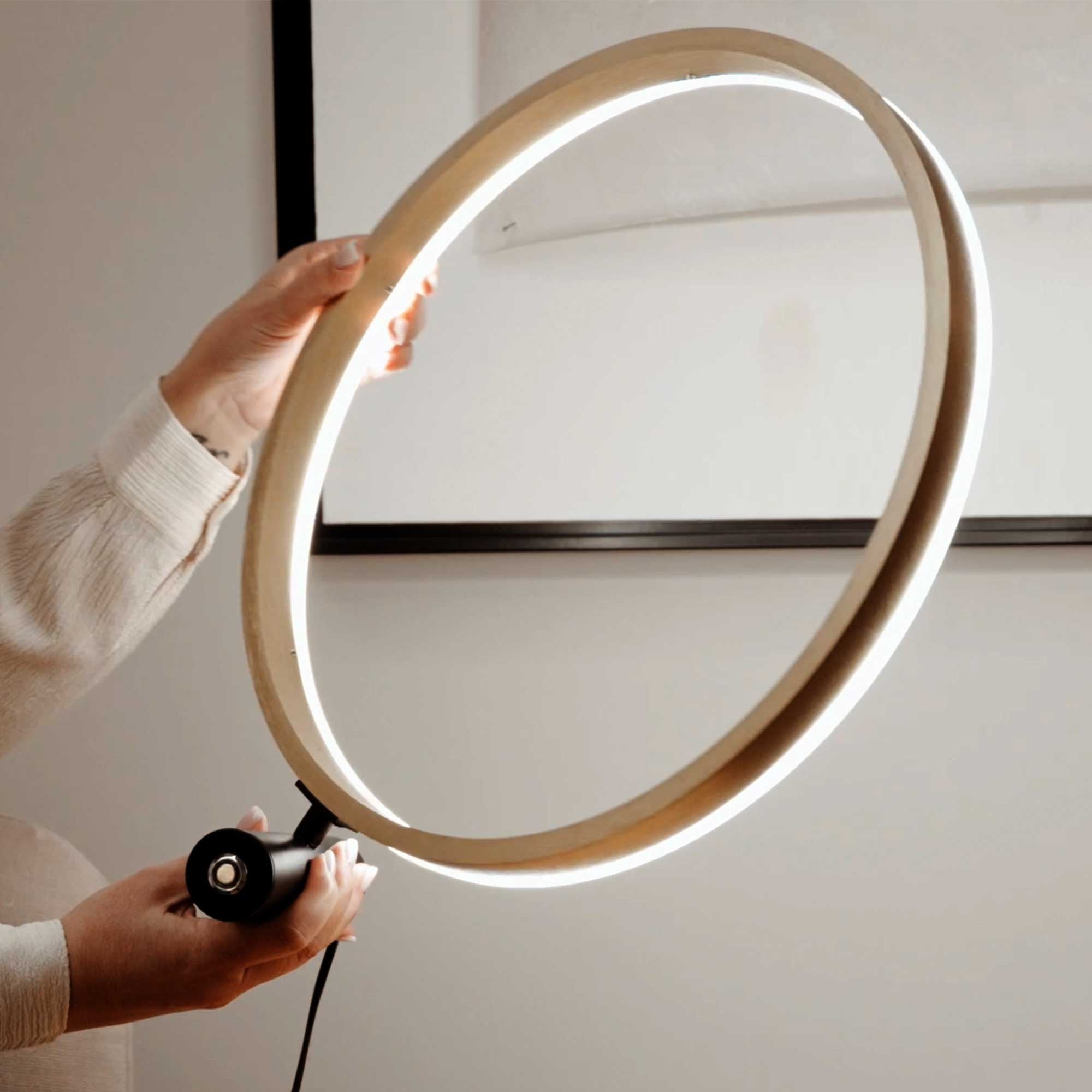 s.luce LED Ring Tischleuchte Direkt oder Indirekt - 177734 - s.luce® - homecoming lights.