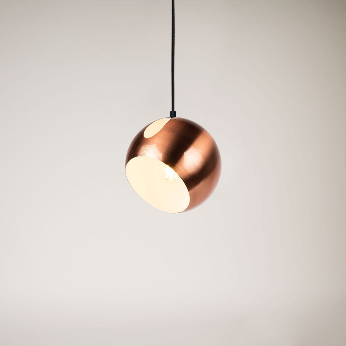 s.luce Ball Metall Pendelleuchte mit drehbarem tauschbaren Schirm - 144912 - s.luce® - homecoming lights.