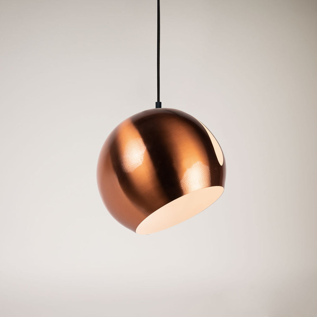 s.luce Ball Metall Pendelleuchte mit drehbarem tauschbaren Schirm - 144923 - s.luce® - homecoming lights.