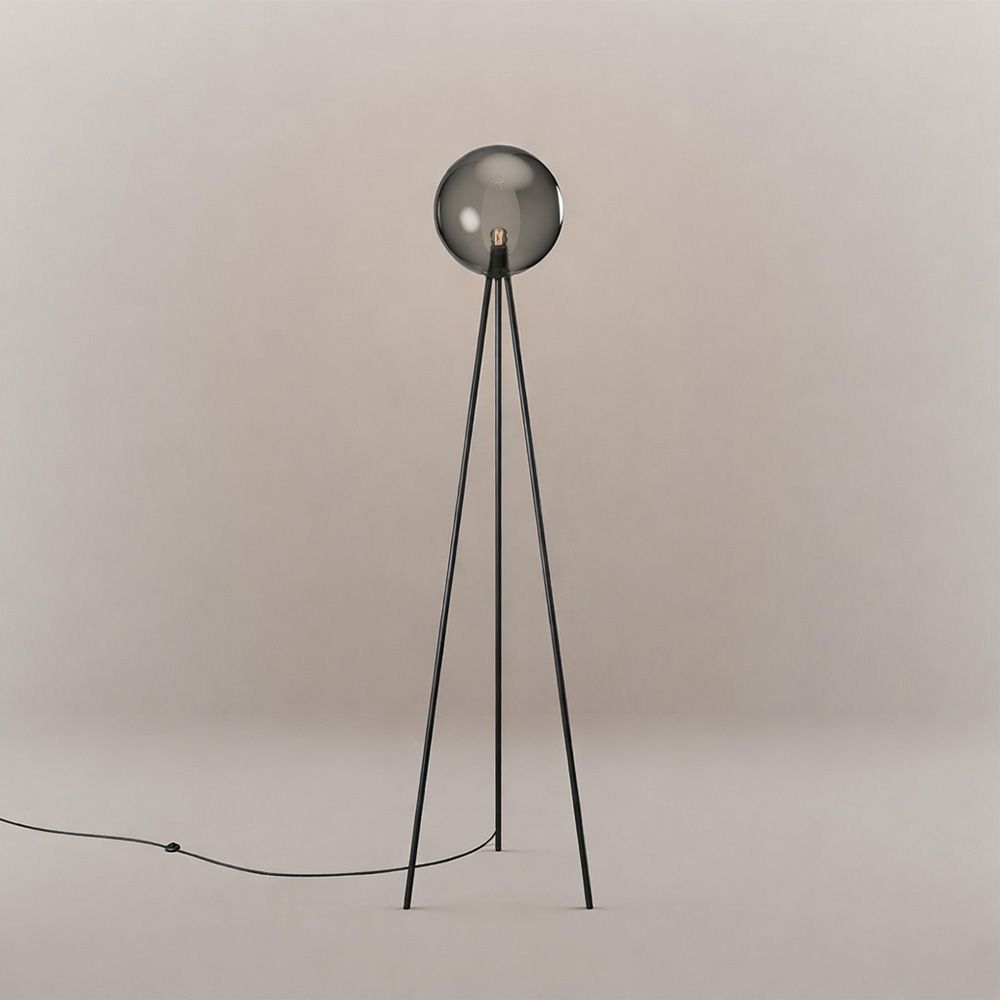 s.luce Dreibein - Stehleuchte Orb Tripod 160cm mit Glaskugel - 177534 - s.luce® - homecoming lights.