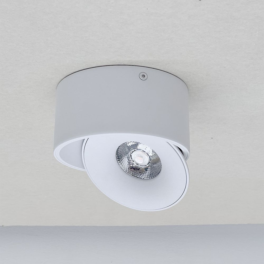 Spot LED à poser orientable et à intensité variable