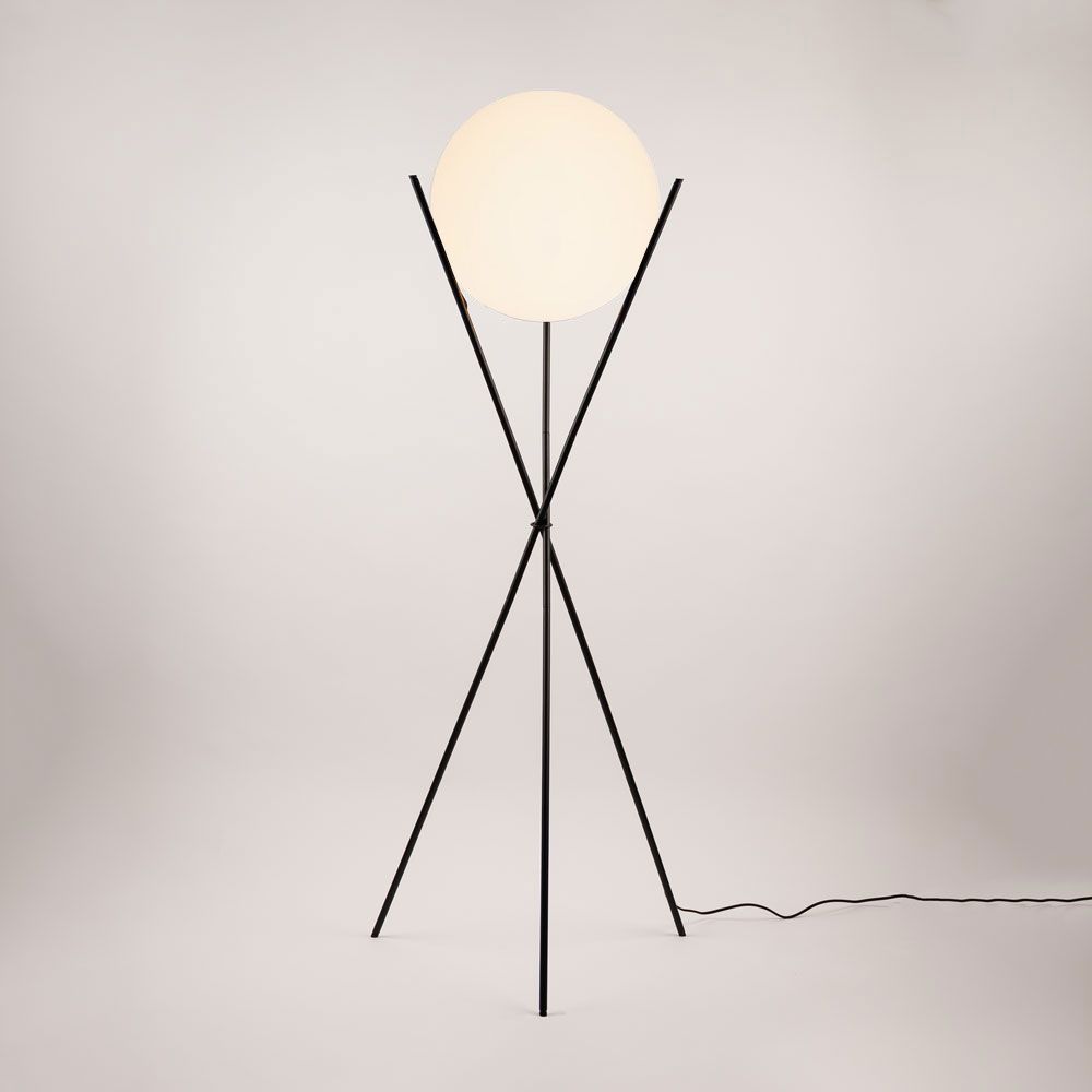 s.luce Orb Axis lampada da terra a globo in vetro treppiede 160cm