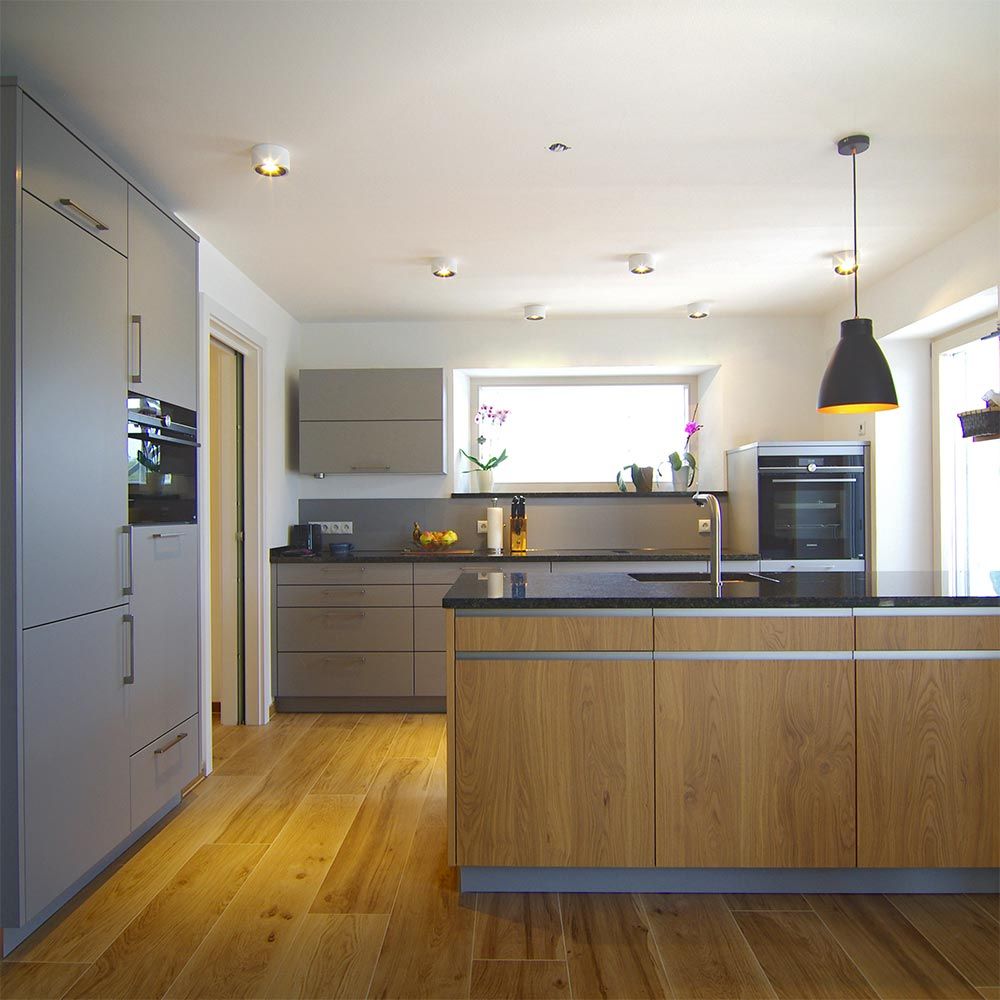 Obrotowy i ściemnialny reflektor natynkowy LED