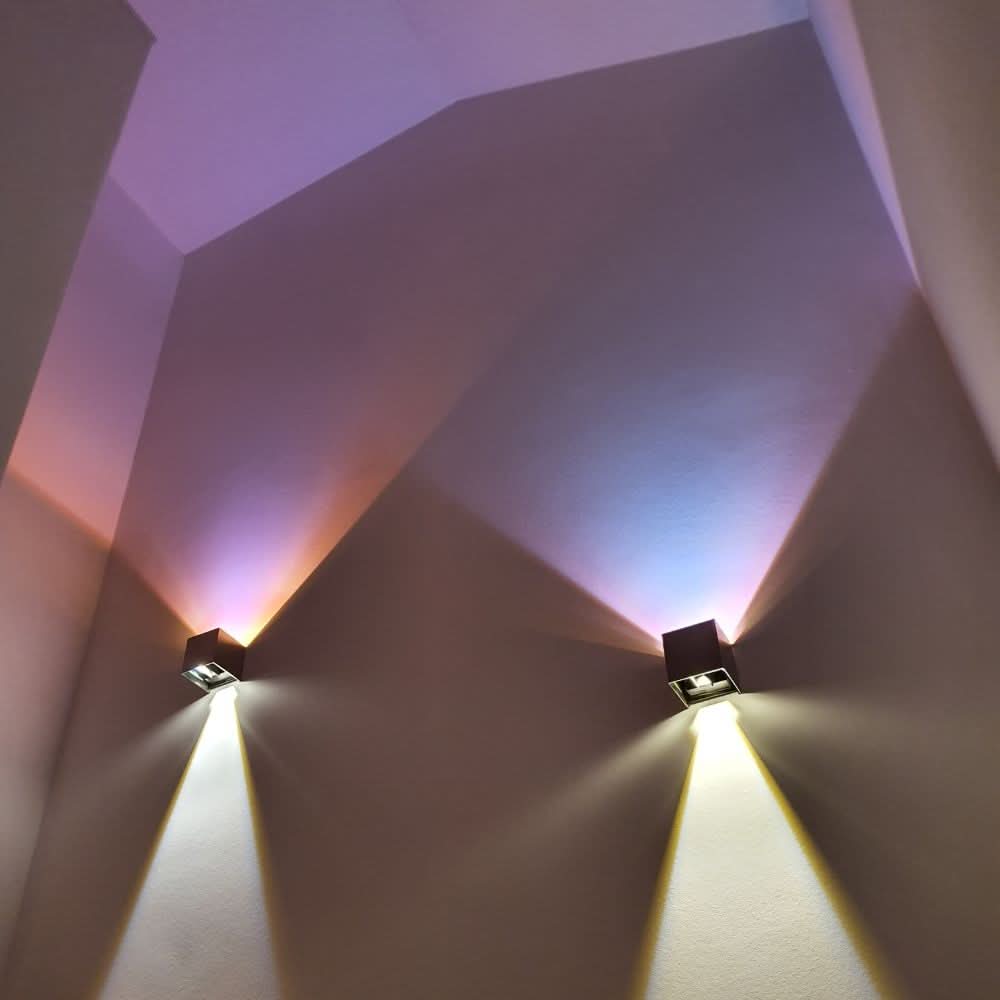 Lampa ścienna LED s.luce Ixa z regulacją kąta nachylenia do zastosowań wewnętrznych i zewnętrznych IP44