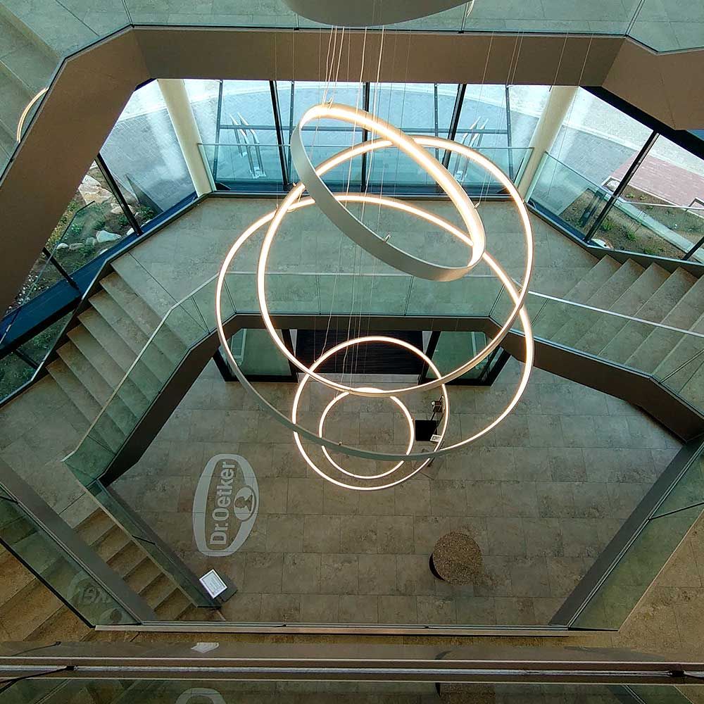 s.luce Made LED-Ring XL Pendelleuchte Treppenhaus Dimmbar RAL