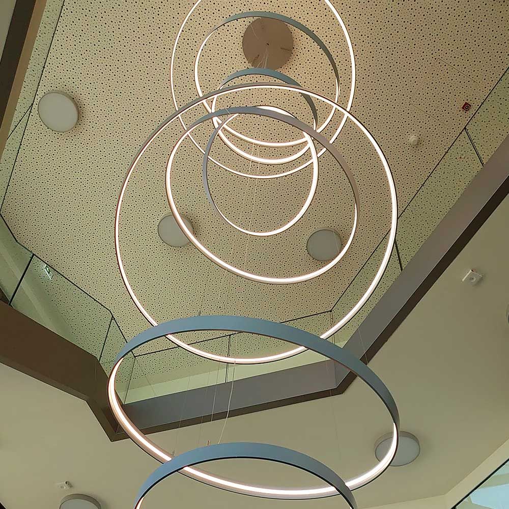 s.luce Made LED-Ring XL Pendelleuchte Treppenhaus Dimmbar RAL