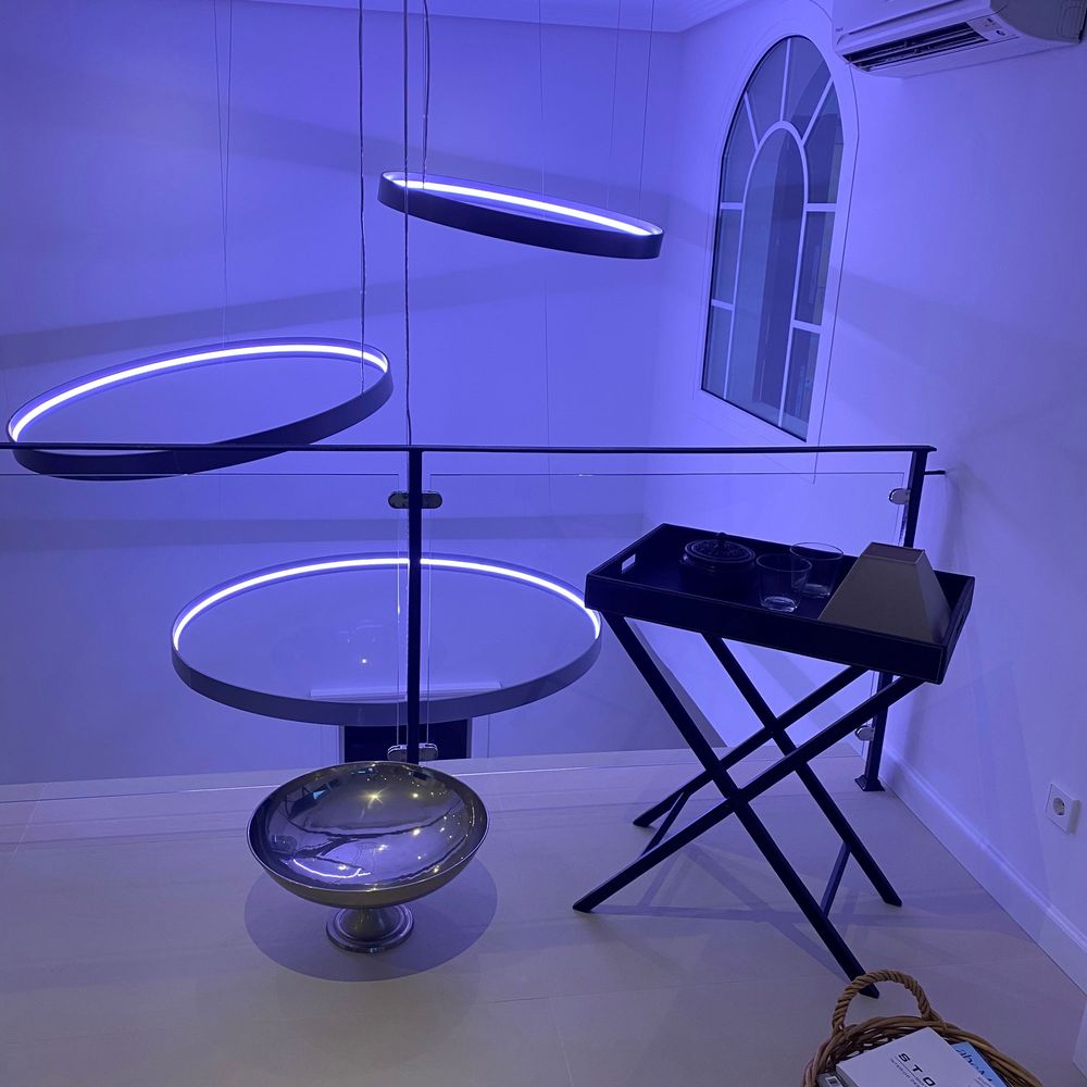 s.luce Made LED-Ring XL Pendelleuchte Treppenhaus Dimmbar RAL