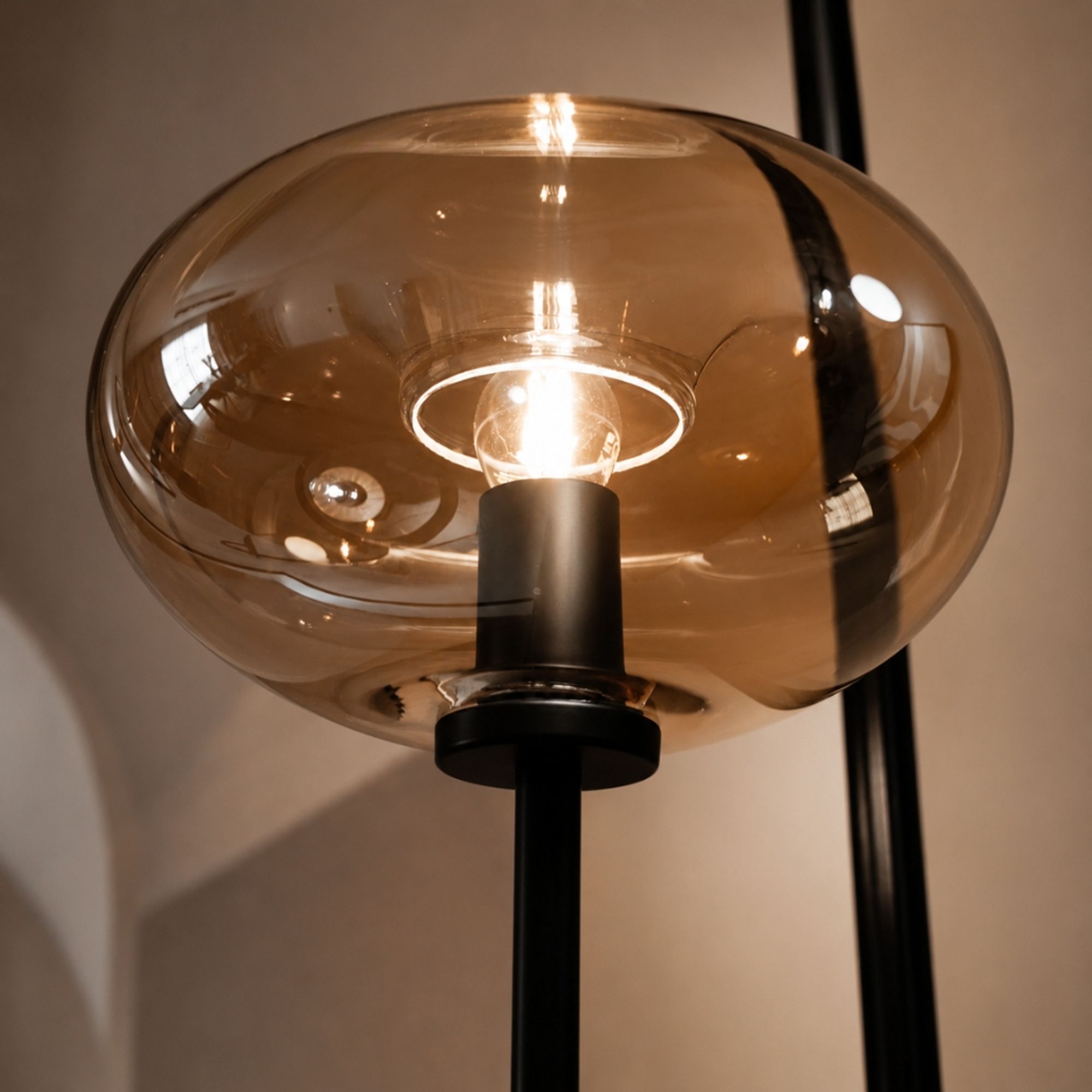 s.luce Cruet Stehlampe Travertin-Stein 180cm Schwarz