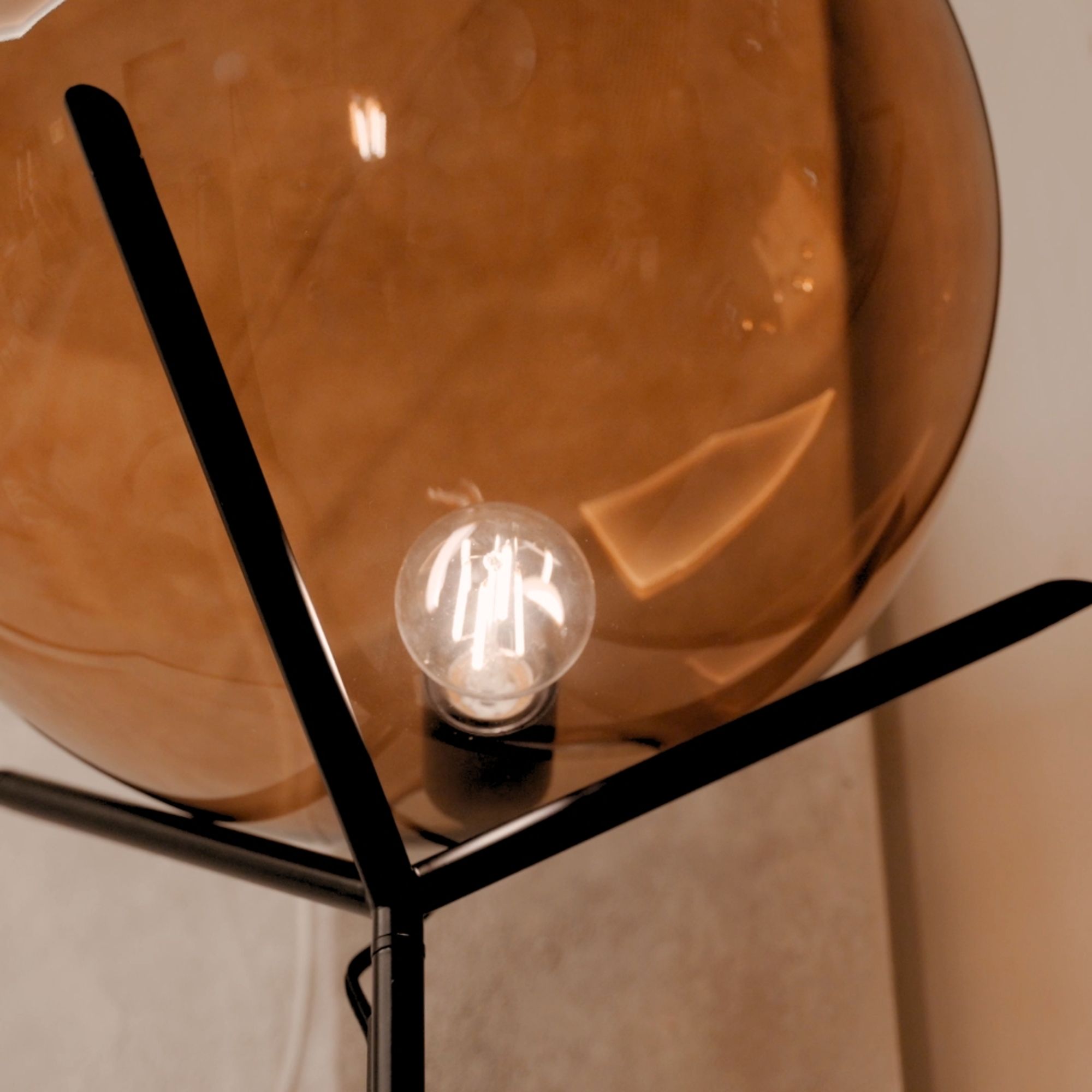 s.luce Stehleuchte Orb Poseidon mit Glaskugel 175cm - 189245 - s.luce® - homecoming lights.
