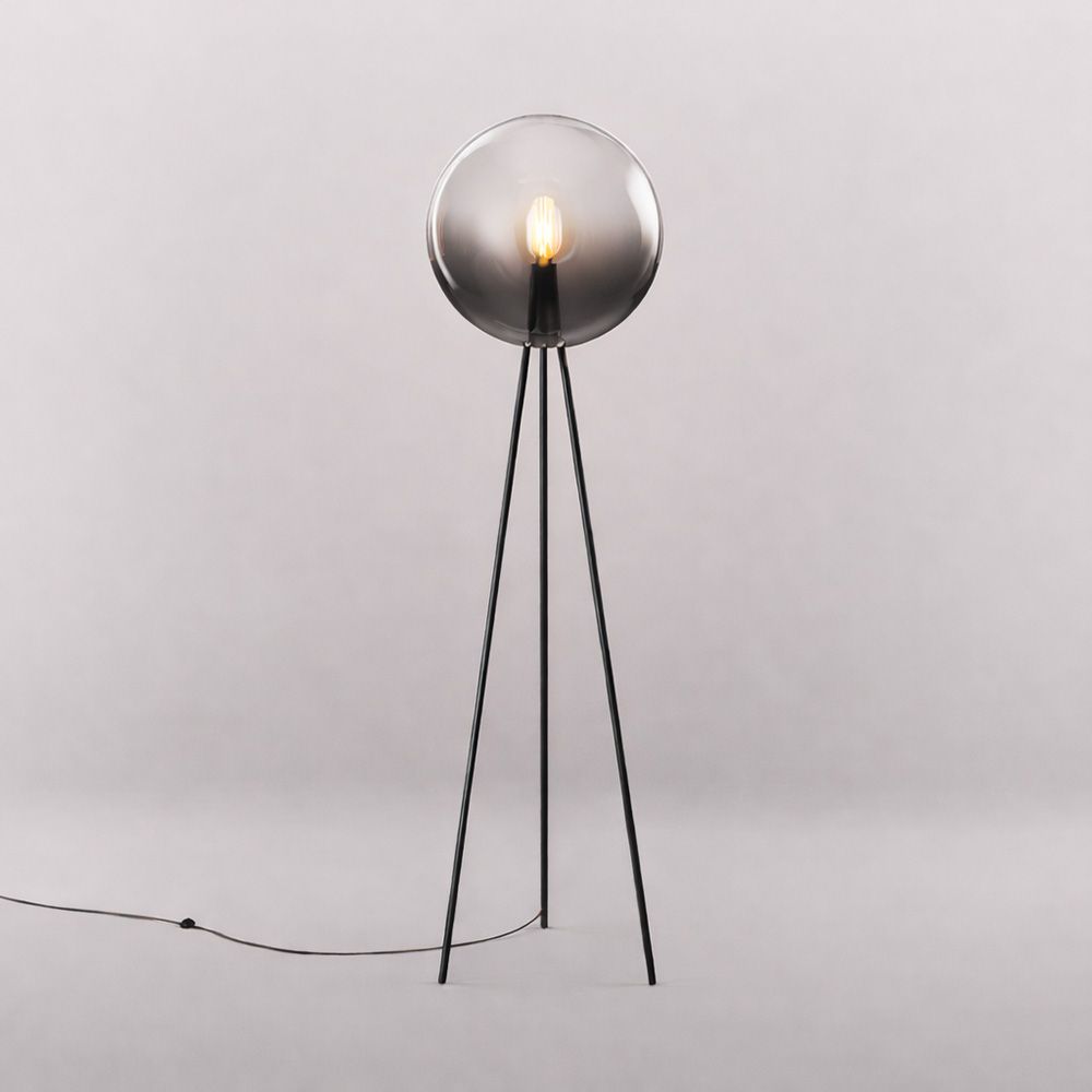s.luce Dreibein - Stehleuchte Orb Tripod 160cm mit Glaskugel - 190417 - s.luce® - homecoming lights.