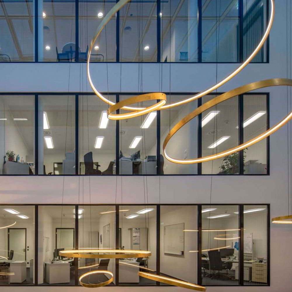 s.luce Made LED-Ring XL Pendelleuchte Treppenhaus Dimmbar RAL