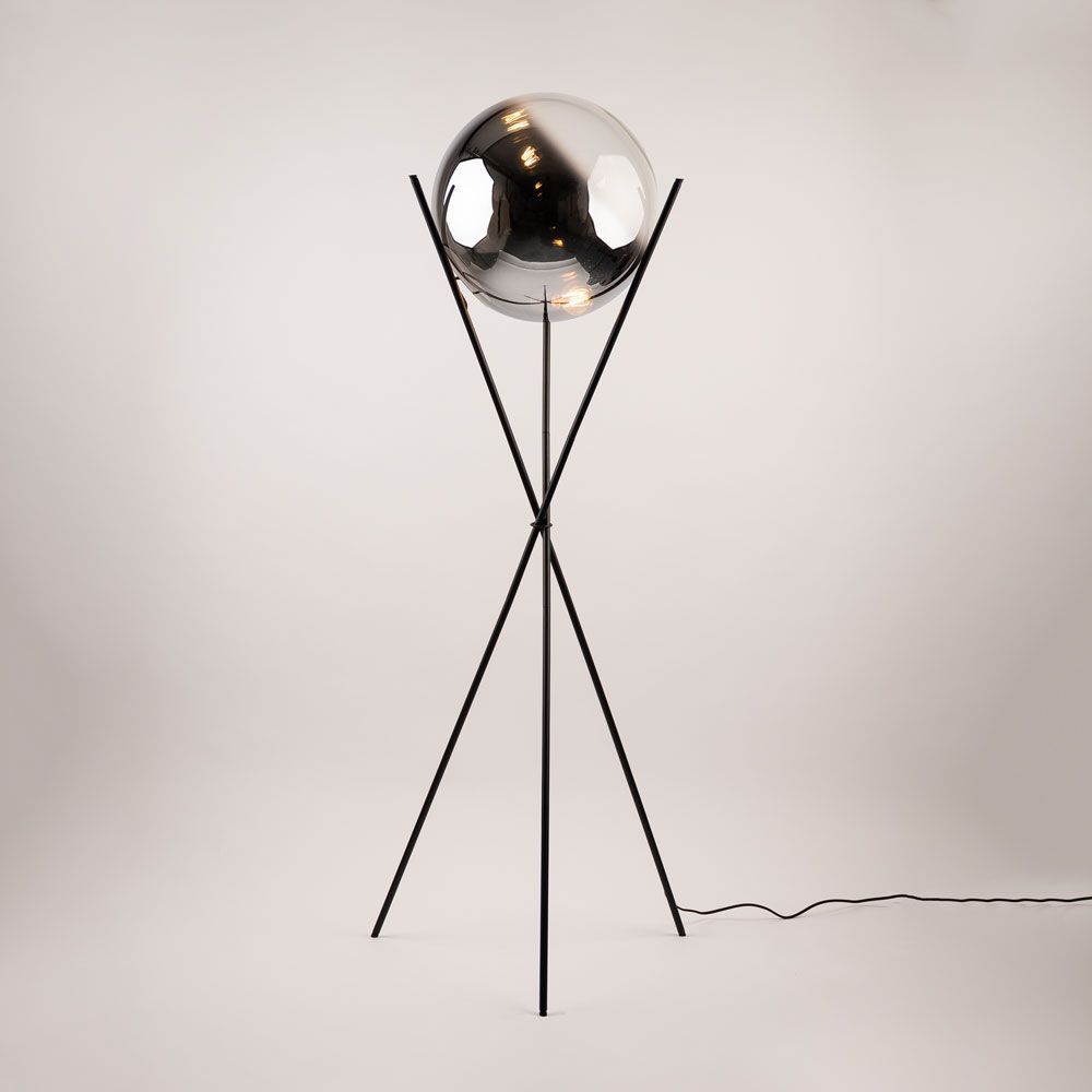 s.luce Orb Axis Glaskugel Stehlampe Dreibein 160cm