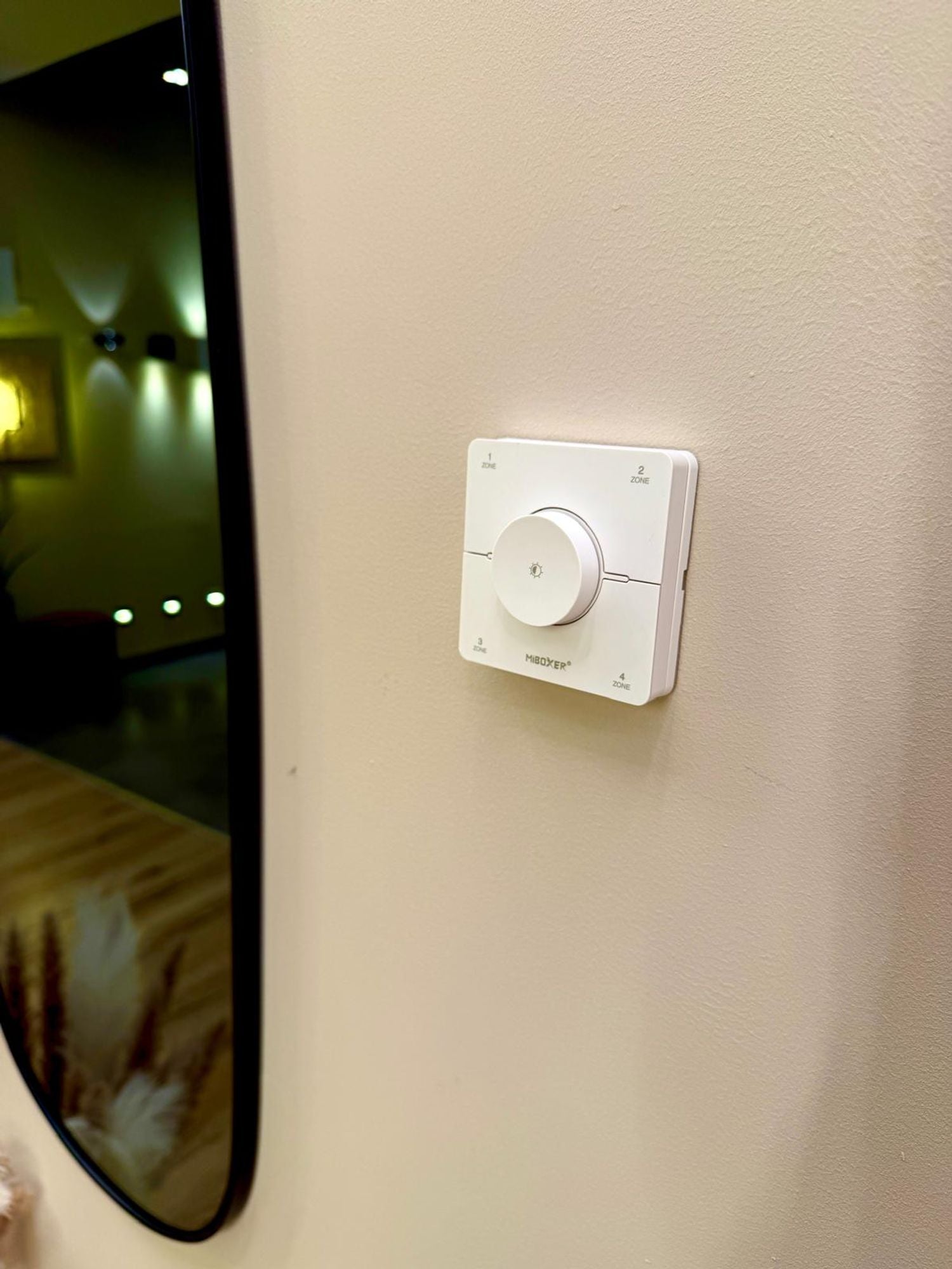 s.luce Smart - Dim - Set 4 - Zonen 230V mit Fernbedienung inkl. Einbau - 198030 - s.luce® - homecoming lights.