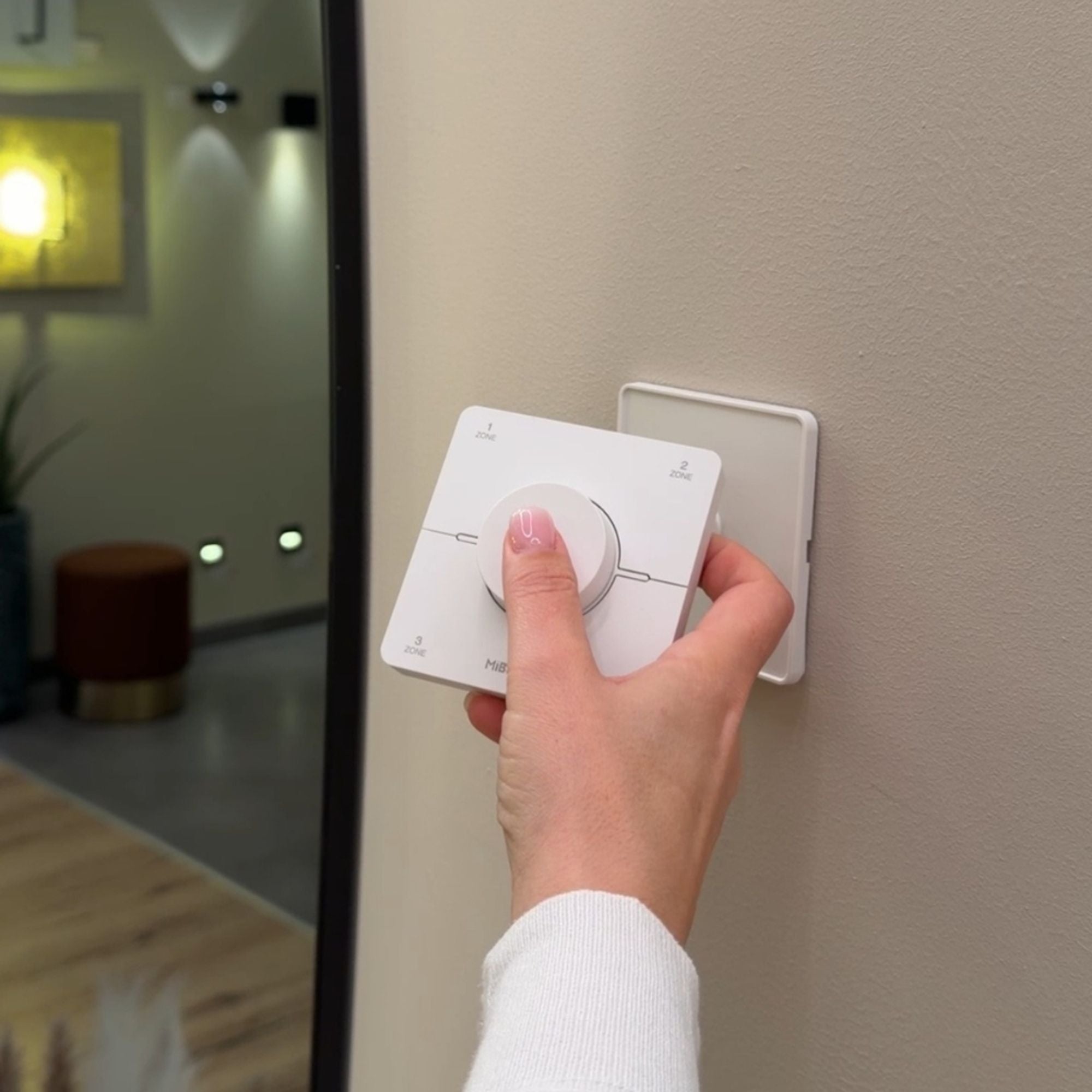 s.luce Smart - Dim - Set 4 - Zonen 230V mit Fernbedienung inkl. Einbau - 198030 - s.luce® - homecoming lights.