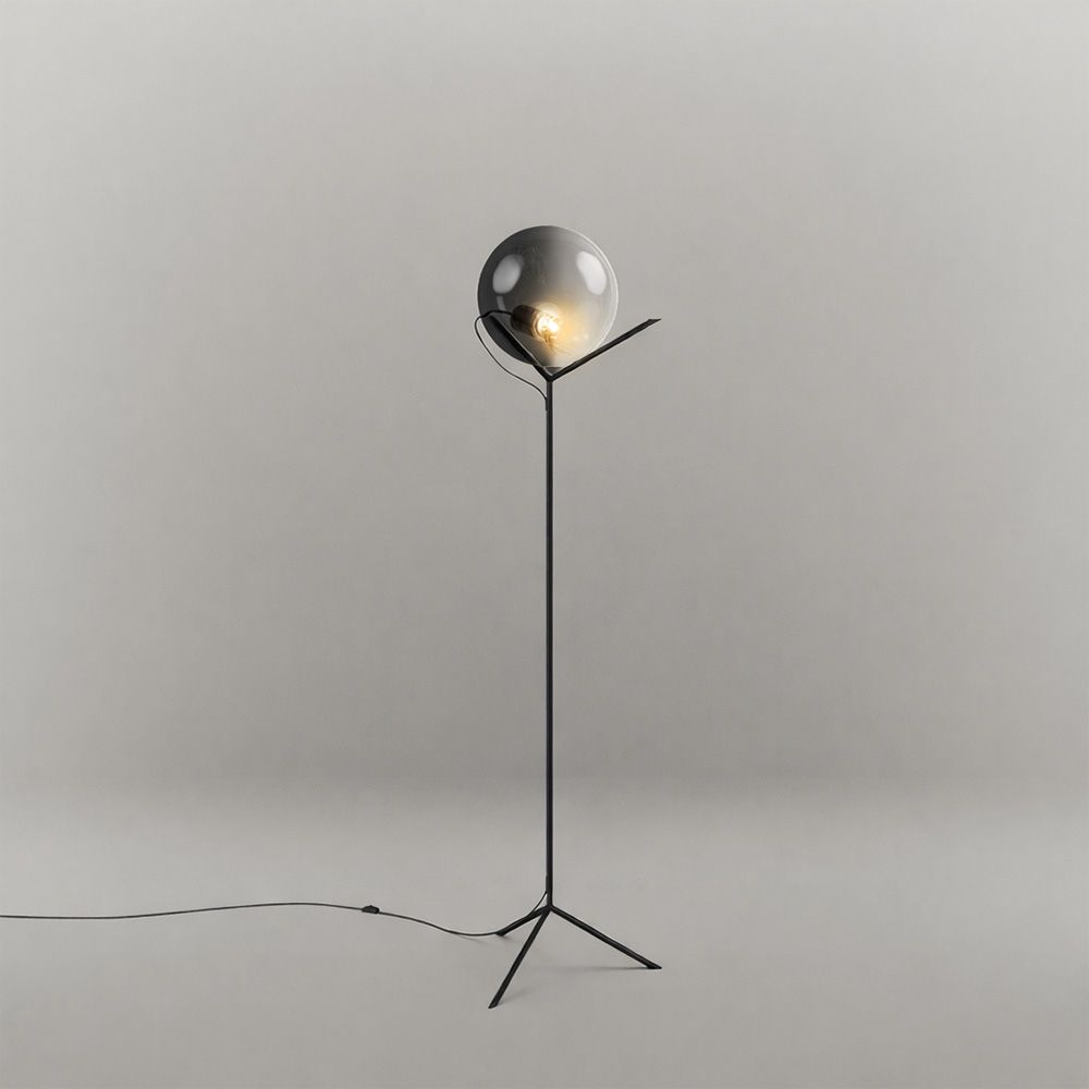 s.luce Stehleuchte Orb Poseidon mit Glaskugel 175cm - 178297 - s.luce® - homecoming lights.