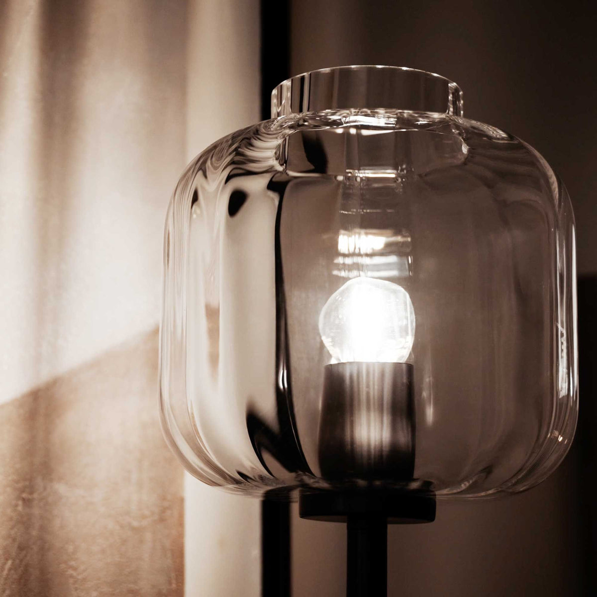 s.luce Velo Stehleuchte Travertin-Stein 180cm Schwarz - 200849 - s.luce® - homecoming lights.