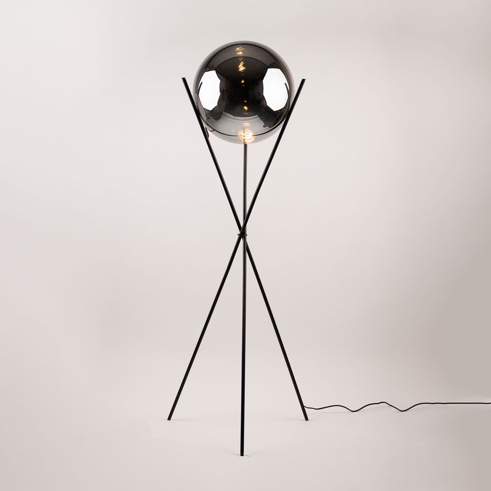 s.luce Orb Axis lampada da terra a globo in vetro treppiede 160cm
